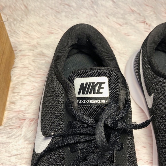 Nike Flex Experience RN Black & White Shoes - Picture 6 of 11